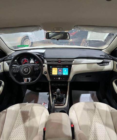 ام جي MG5 2025