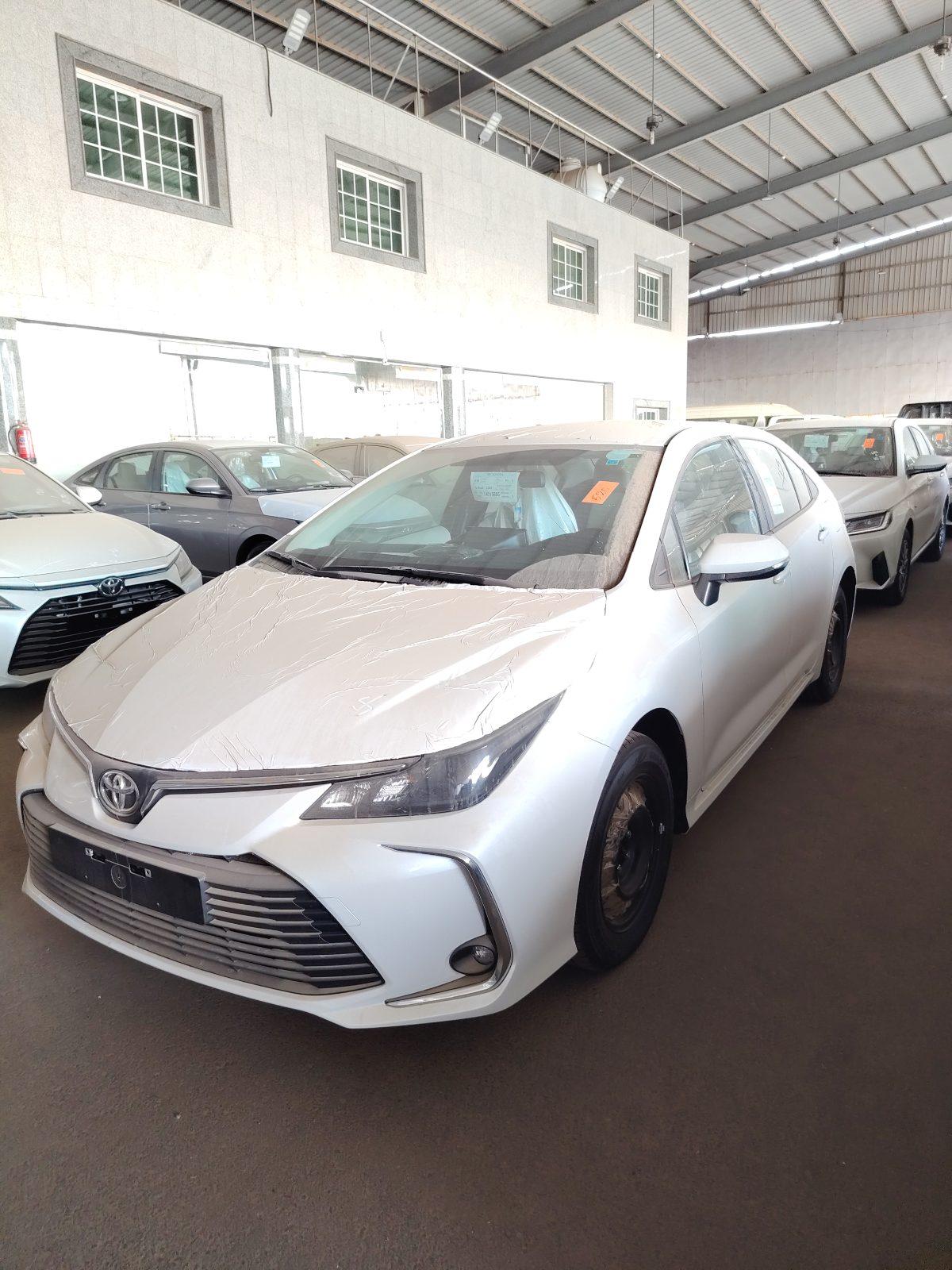 Toyota Corolla 2026 - Standard 1.5L Engine — image 1