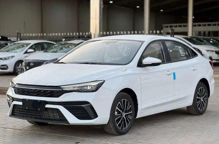 ام جي MG5 2025 — صورة 1