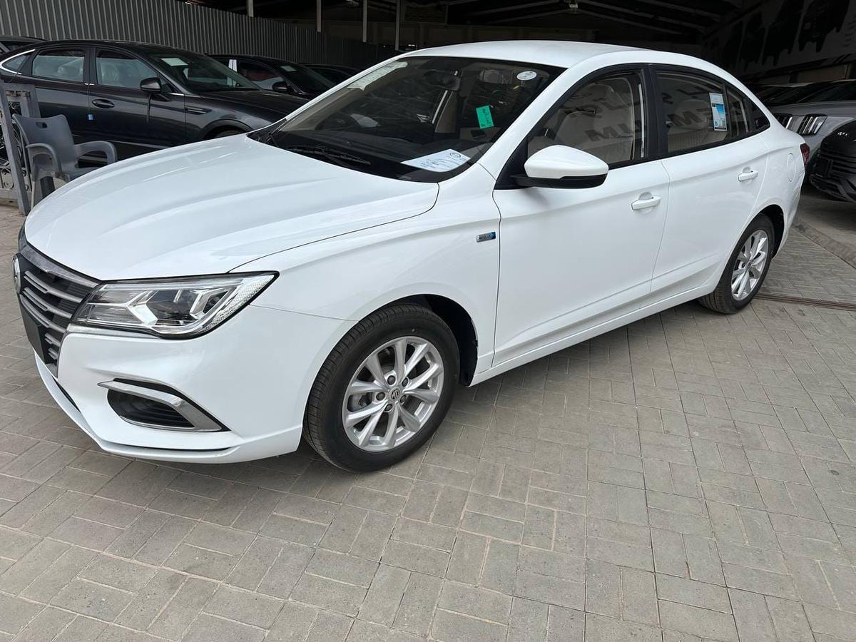 ام جي MG5 2025 — صورة 1