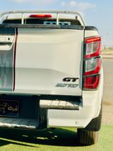 اسوزو D-Max 2025 — مصغرة 3